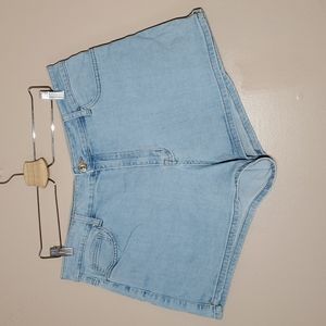 F21 Plus Size Mid-Rise Shorts